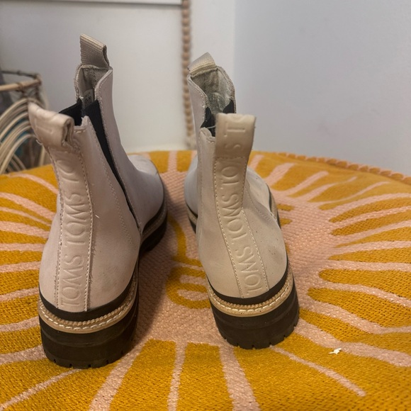 Toms Booties - Picture 7 of 8